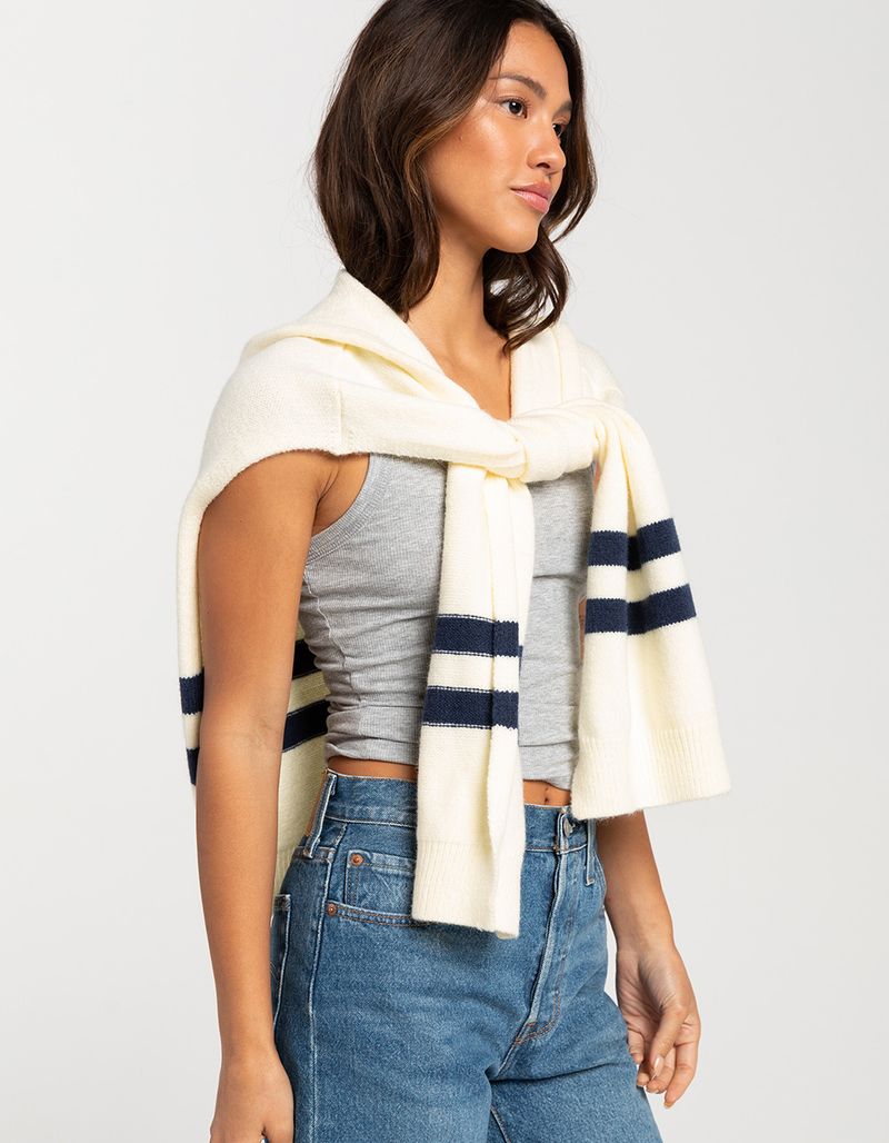 DO EVERYTHING IN LOVE Sweater Scarf image number 1