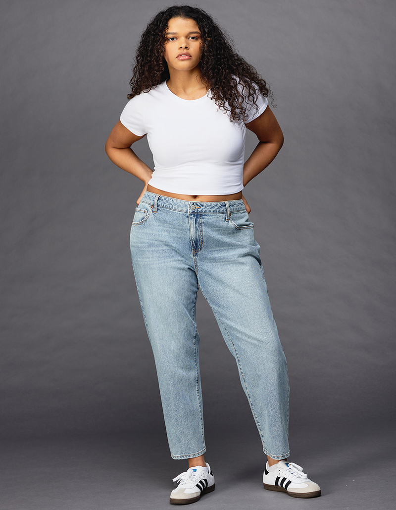 RSQ Womens Mid Rise Straight Ankle Jeans image number 4