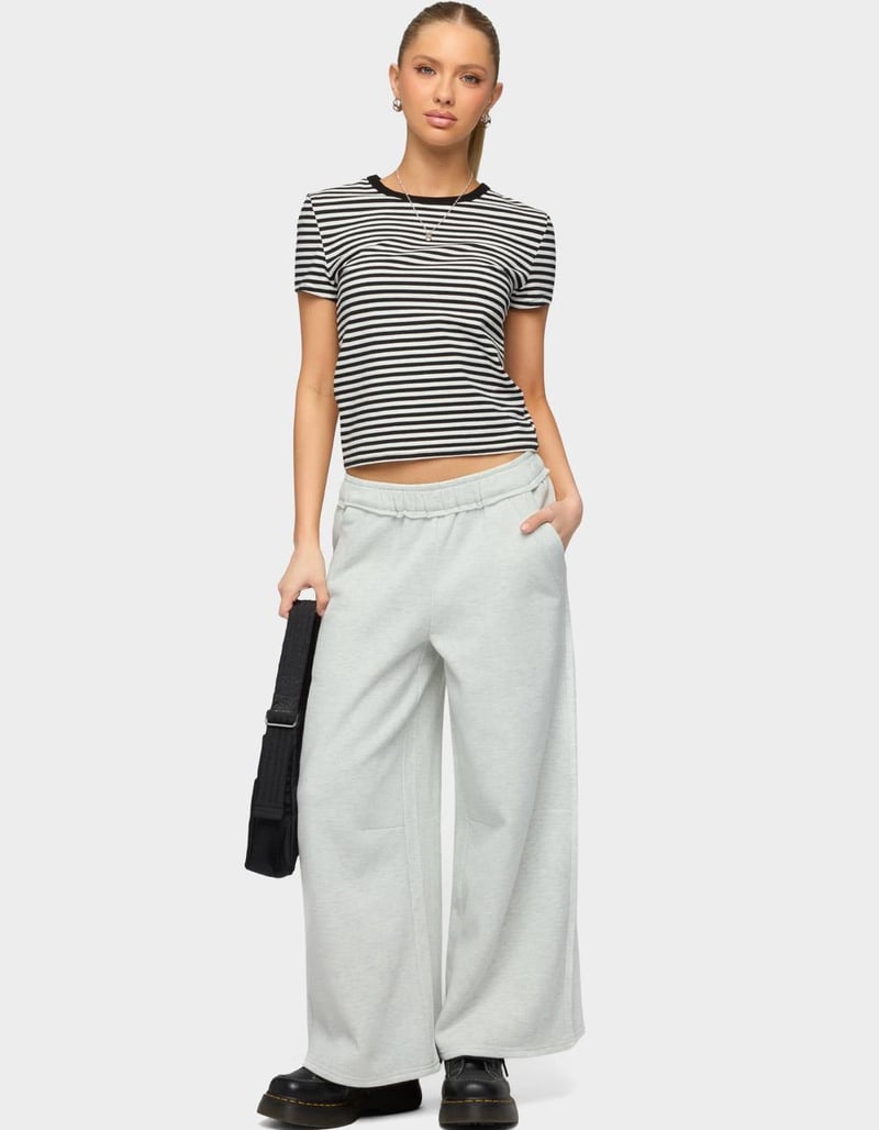 EDIKTED Petite Kori Oversized Sweatpants image number 4