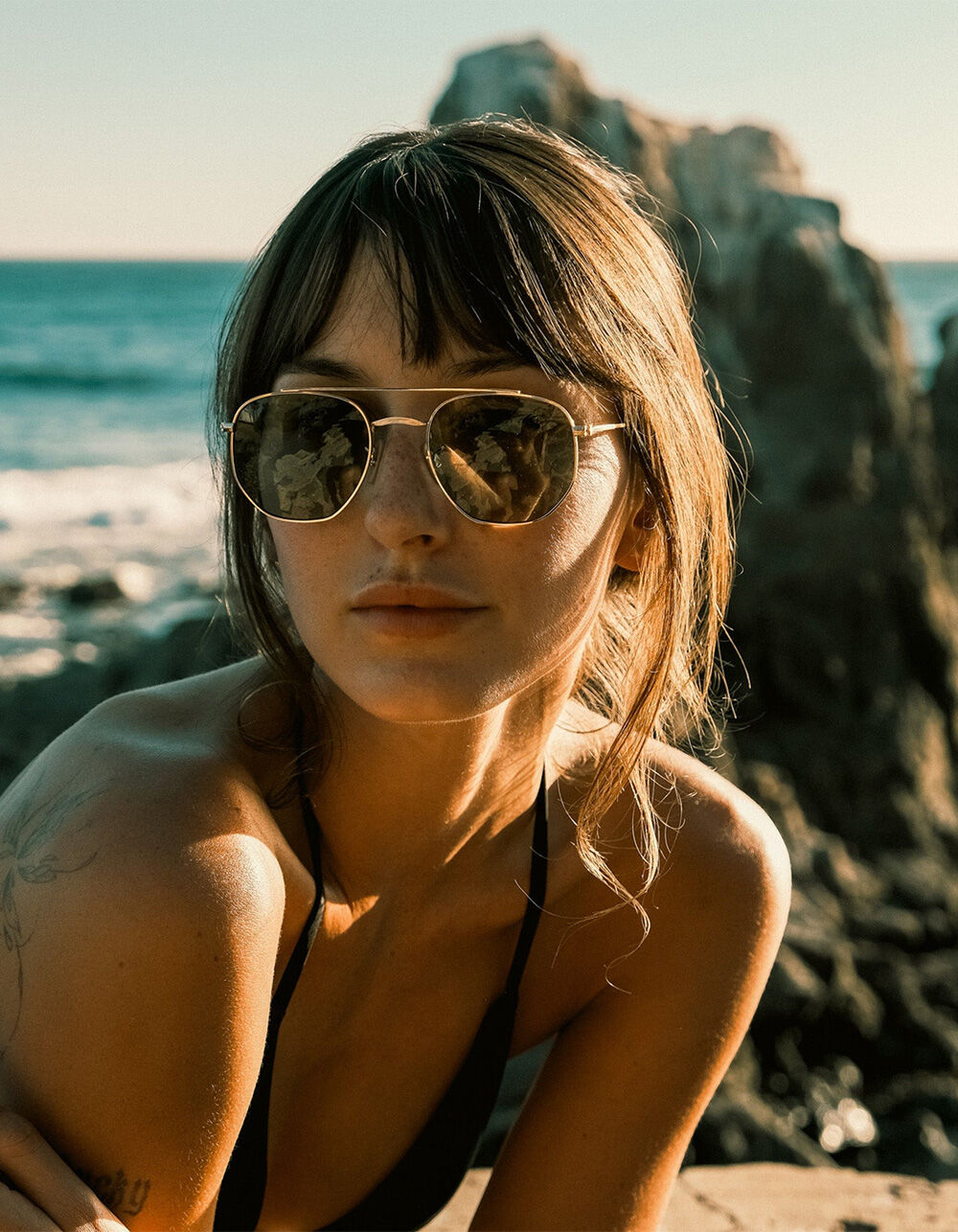 DECADE Jones 70s Sunglasses - GOLD - ONE SIZE | Tillys