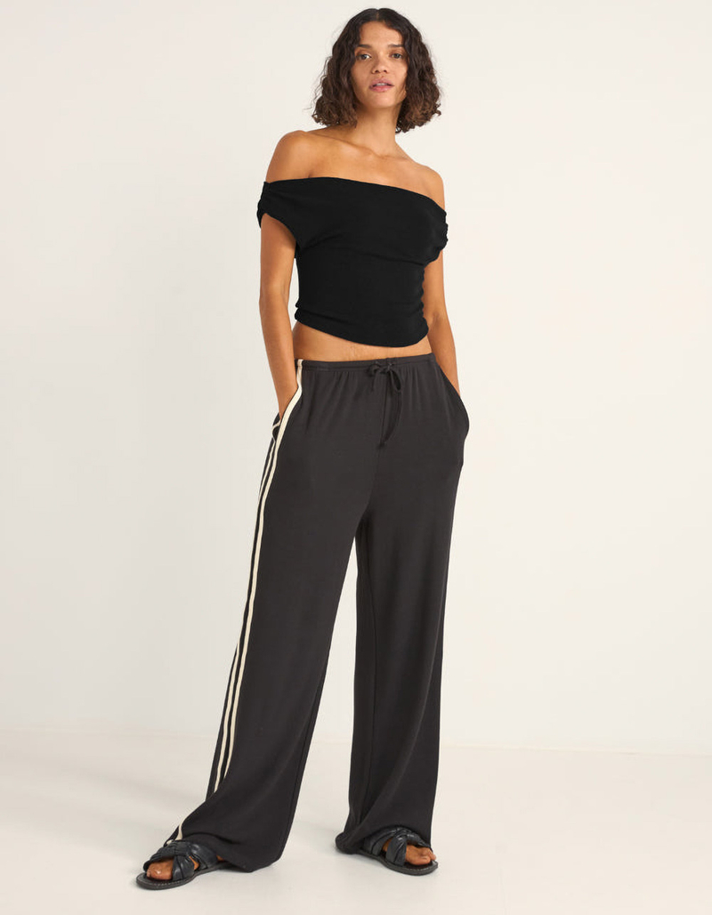 RHYTHM Juno Womens Off The Shoulder Top image number 2