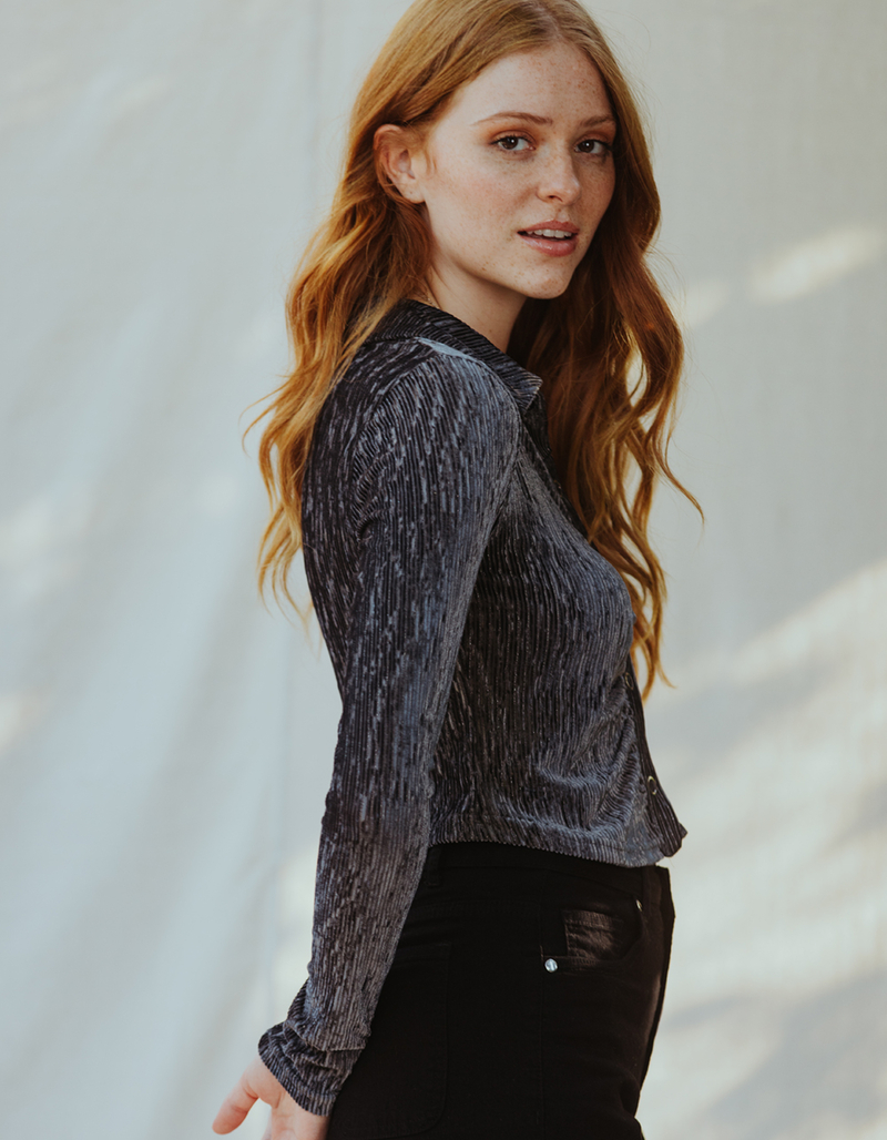 DAISY STREET Velvet Ruched Womens Shirt image number 3