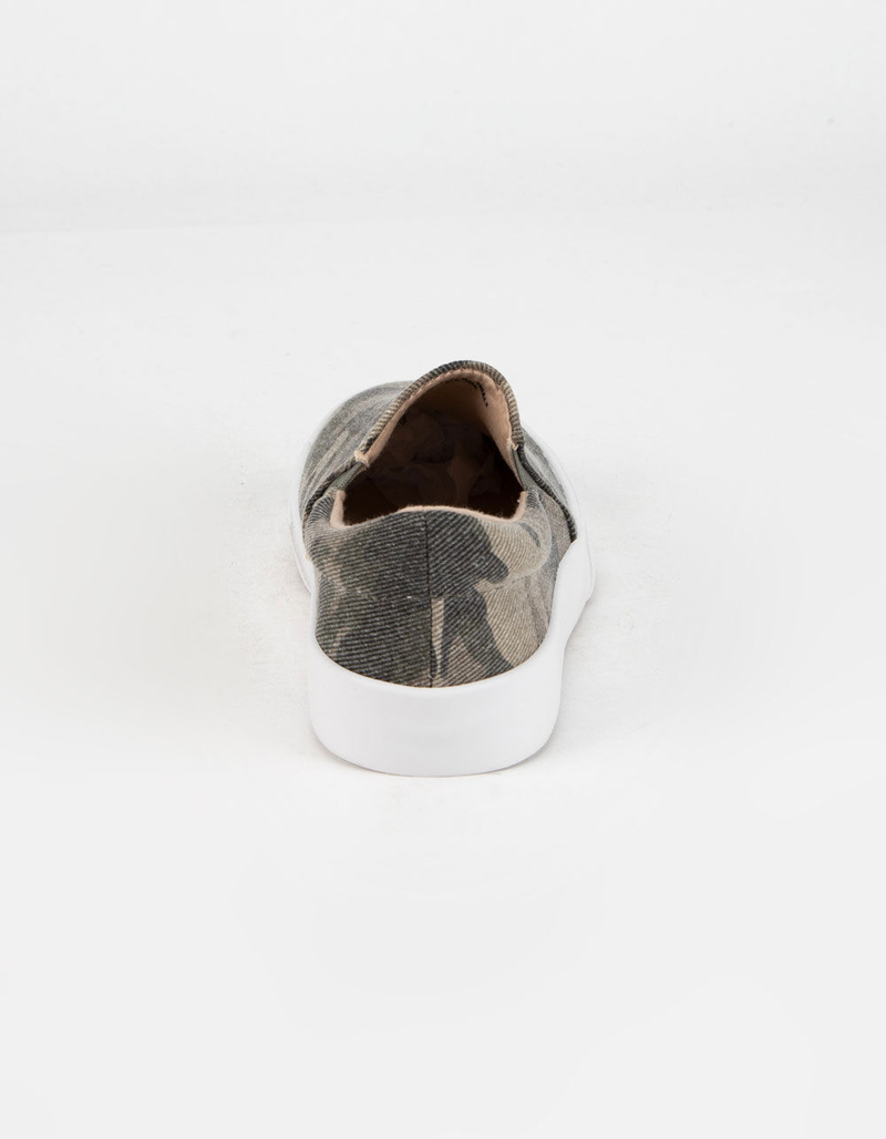 SODA Reign Girls Camo Slip-On Shoes image number 4