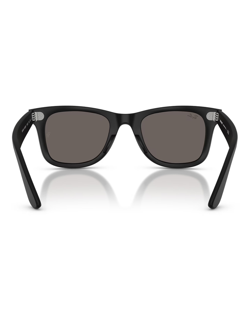 RAY-BAN Wayfarer Ease Sunglasses image number 3