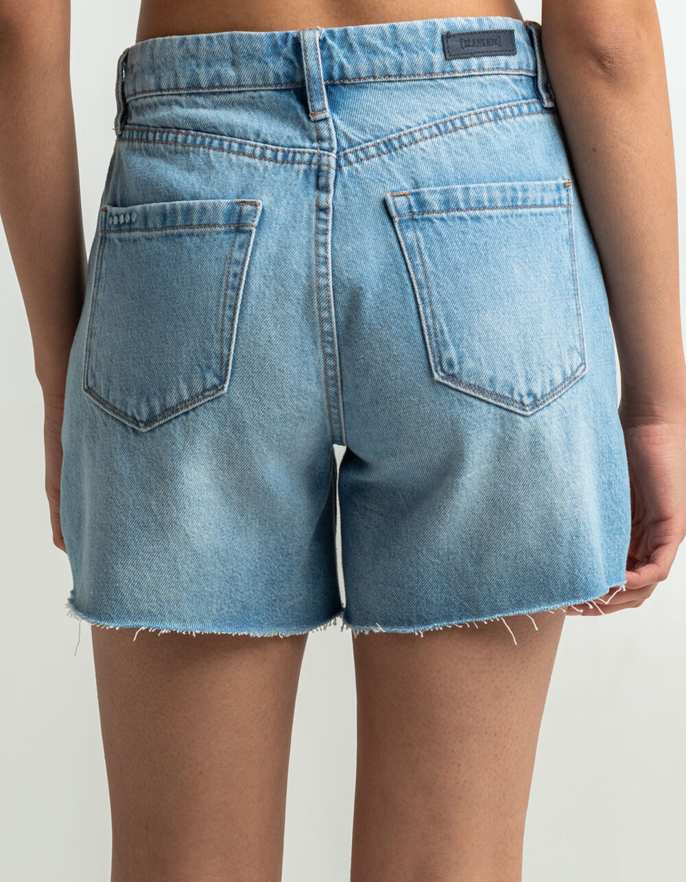 BLANK NYC We Out Womens Denim Shorts 