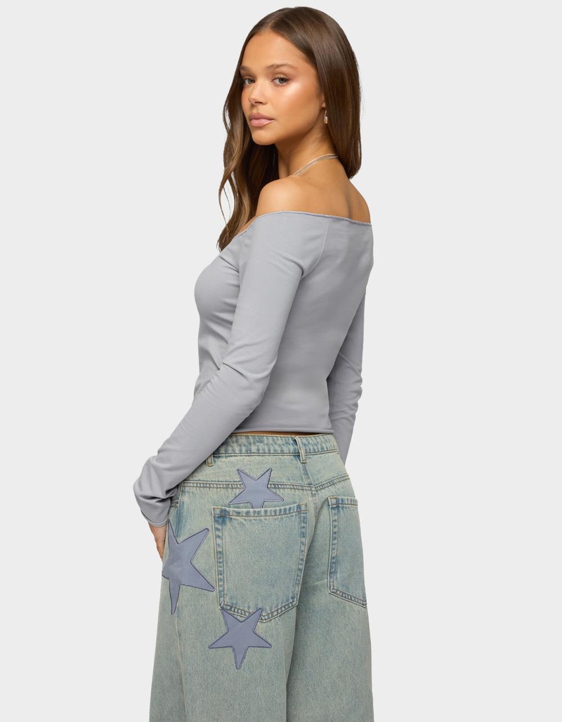 EDIKTED Nattie Off Shoulder V-Neck Top image number 2