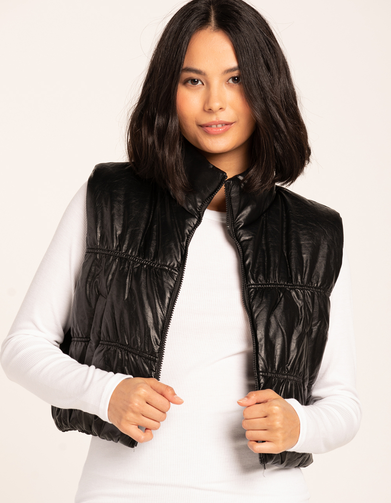 KNOW ONE CARES Womens Crop Puffer Vest image number 0