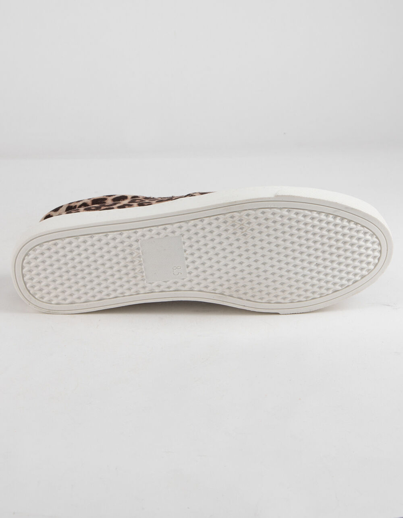 SODA Reign Cheetah Womens Slip-On Shoes image number 5