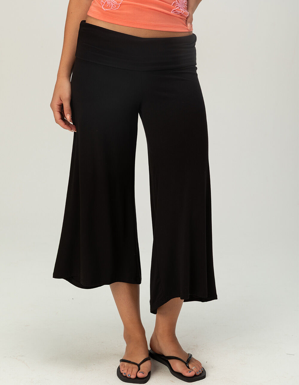 FULL TILT Womens Low Rise Gaucho Pants - BLACK | Tillys