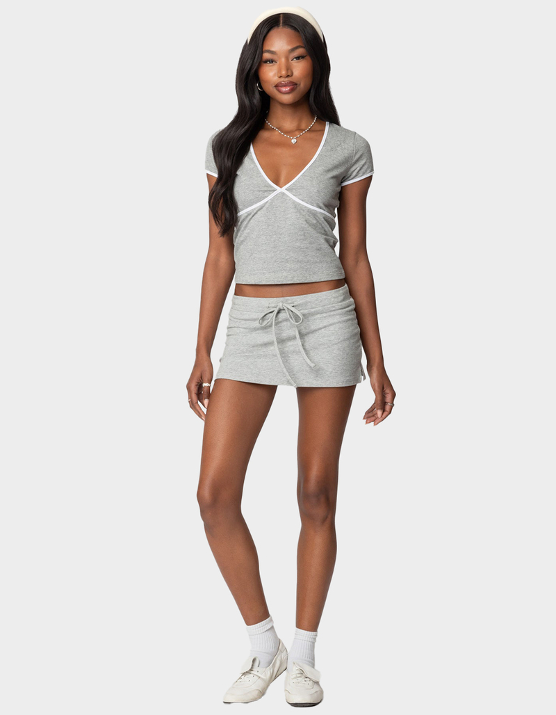 EDIKTED Alicia Contrast V-Neck Top image number 1