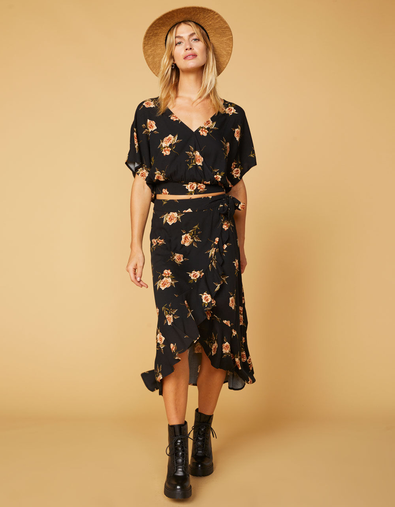 WEST OF MELROSE Bouquet Toss Womens Surplice Top image number 3