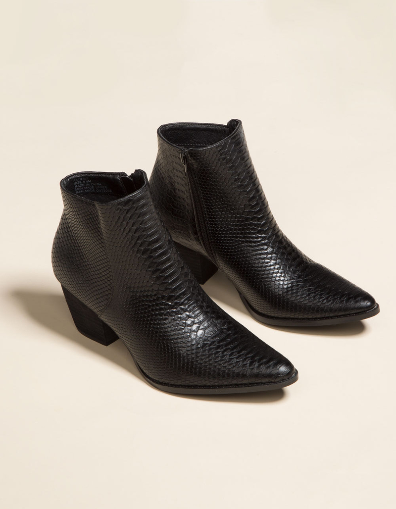 COCONUTS Astoria Black Womens Boots image number 0