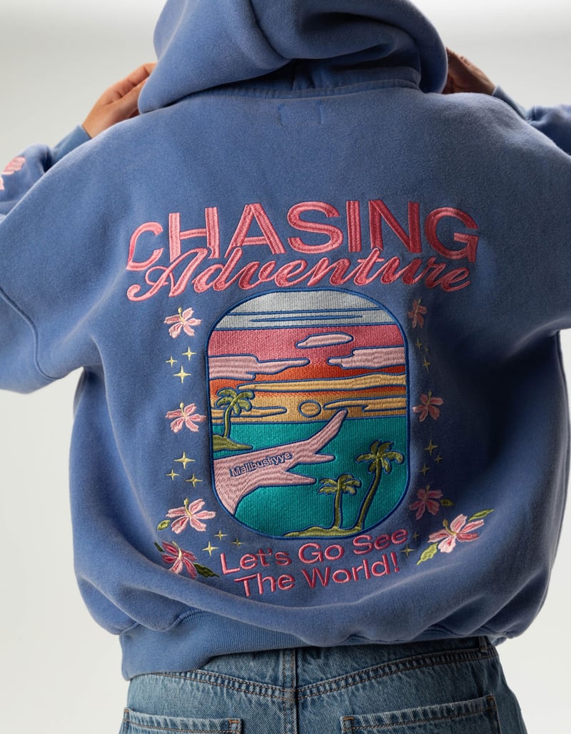 MALIBU SKYYE Chasing Adventure Womens Hoodie image number 3