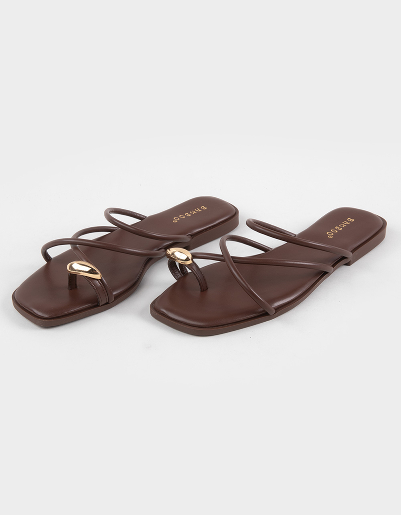 BAMBOO Hint Womens Toe Sandals image number 3