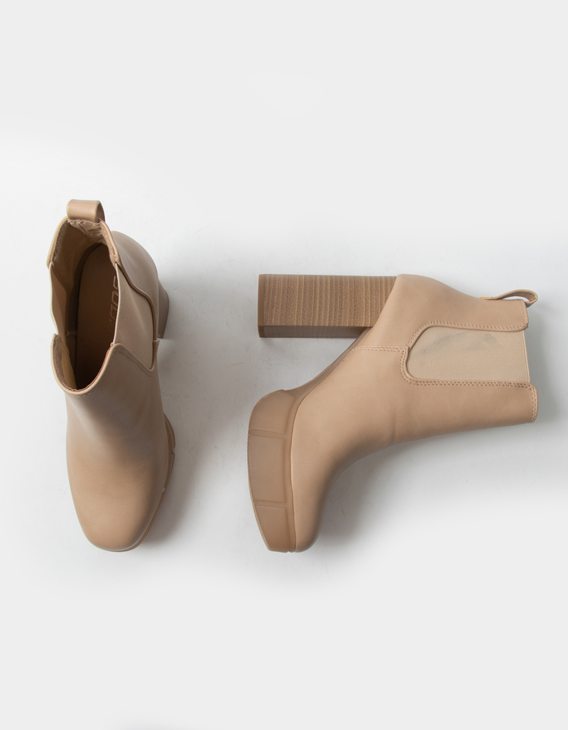 SODA Platform Lug Sole Womens Chelsea Boots image number 4