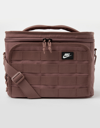 NIKE Sportswear Plus Lunch Bag Primary Image
