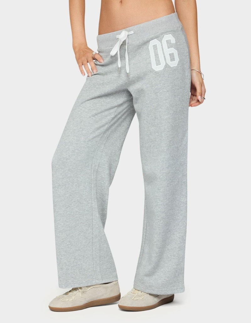 EDIKTED Petite 06 Sweatpants image number 4