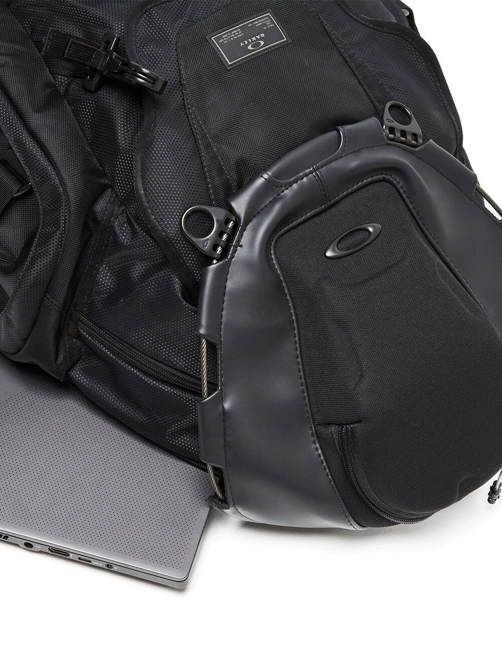 OAKLEY Kitchen Sink Backpack - BLACK - ONE SIZE | Tillys