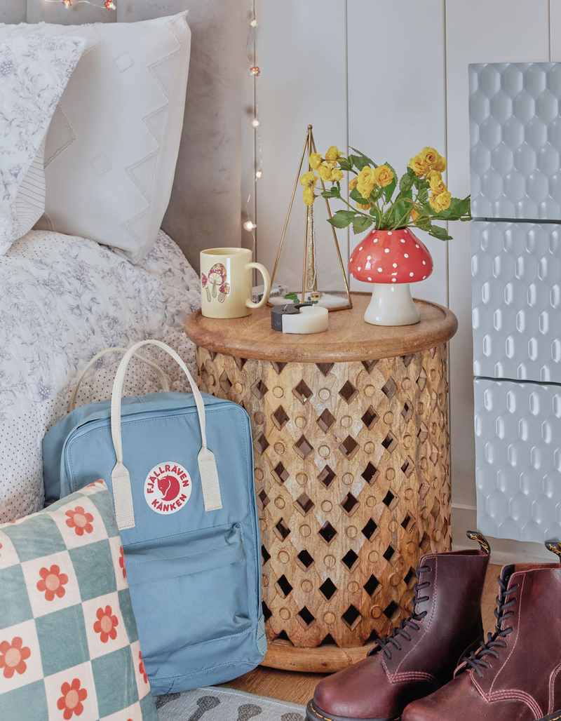 YUI BROOKLYN Yin Yang Shaped Candle image number 4