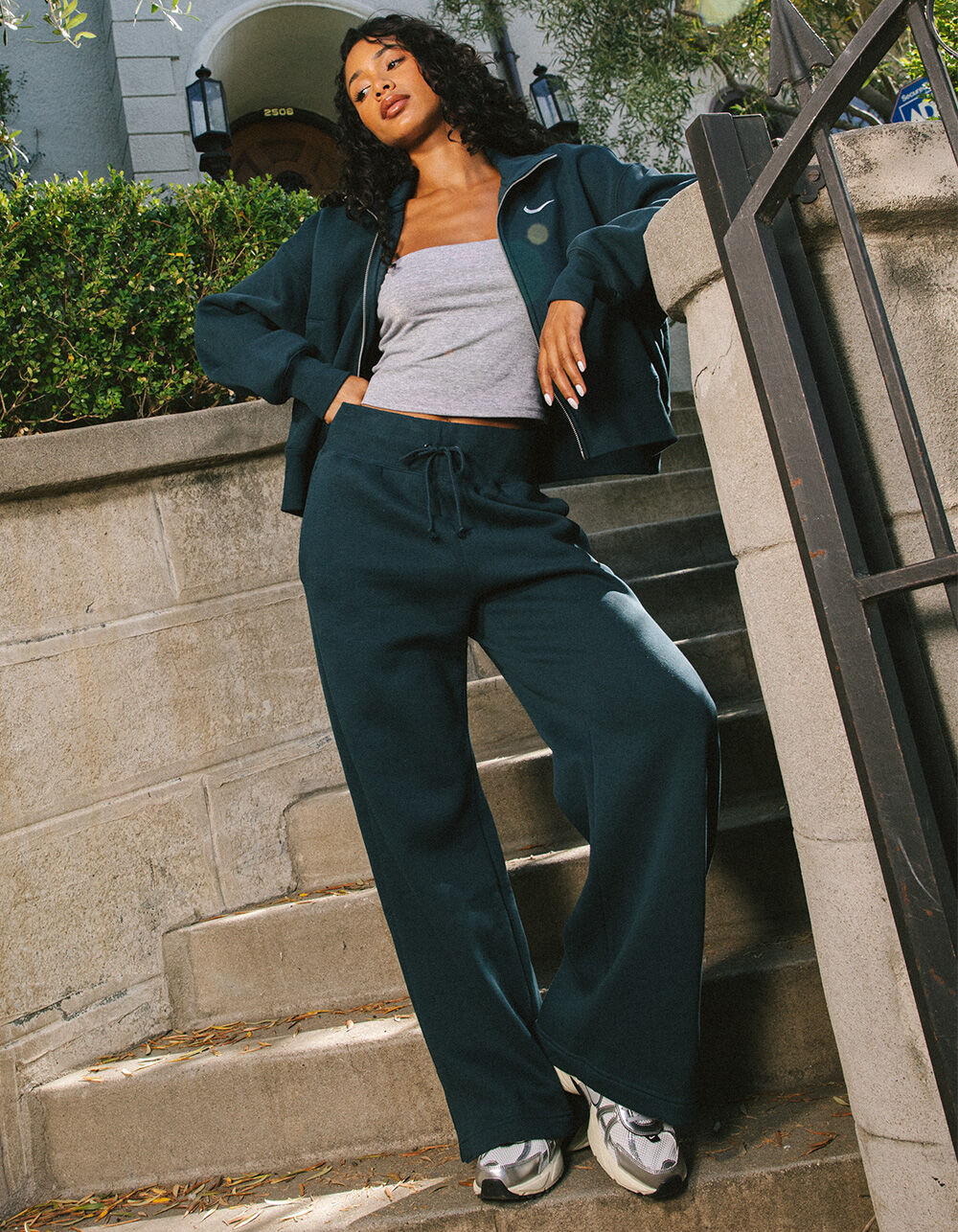 NIKE Sportswear Phoenix Womens Wide Leg Fleece Sweatpants - NAVY