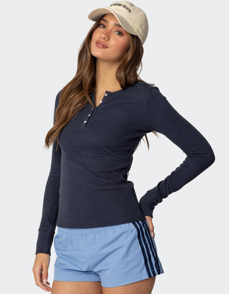 EDIKTED Helaine Waffle Henley Tee image number 2