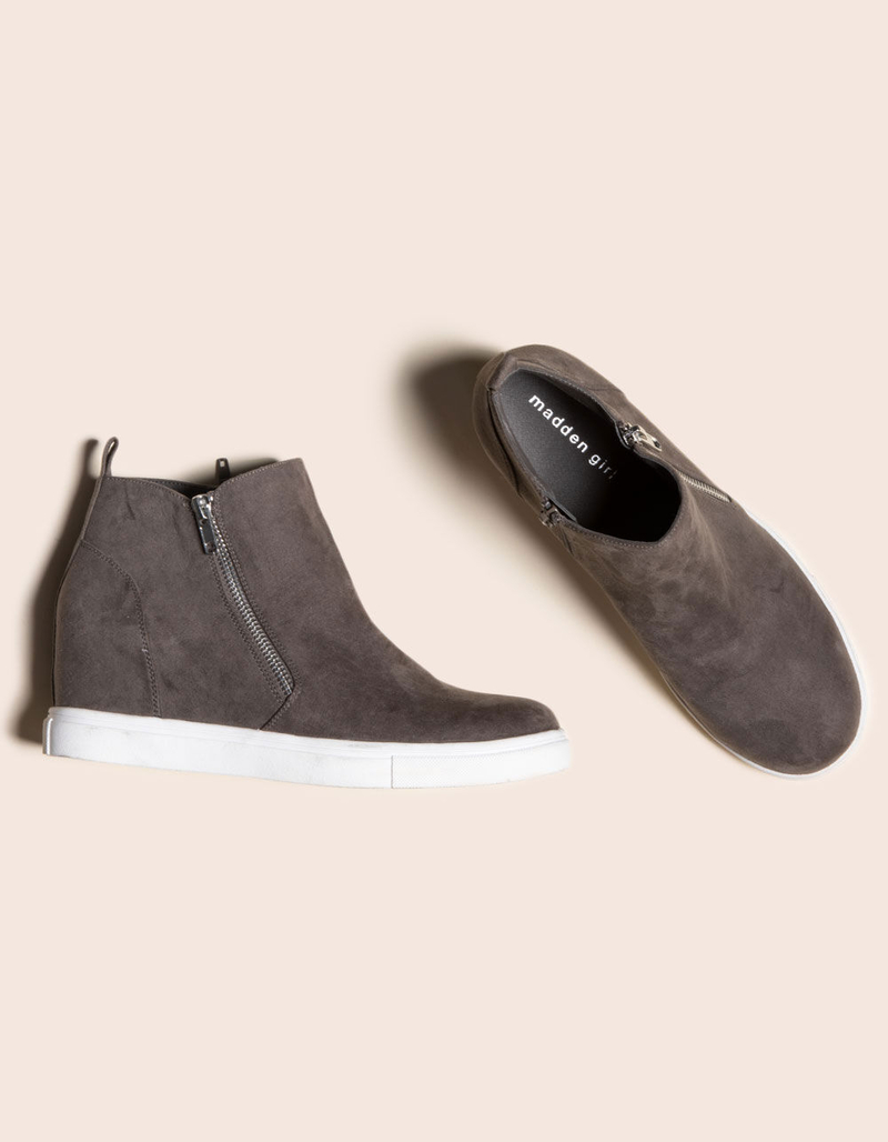 MADDEN GIRL Piperr Gray Womens Wedge Shoes image number 2