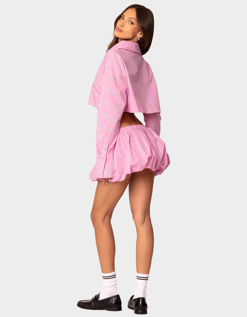 EDIKTED Hila Pinstripe Cropped Button Up Shirt image number 4