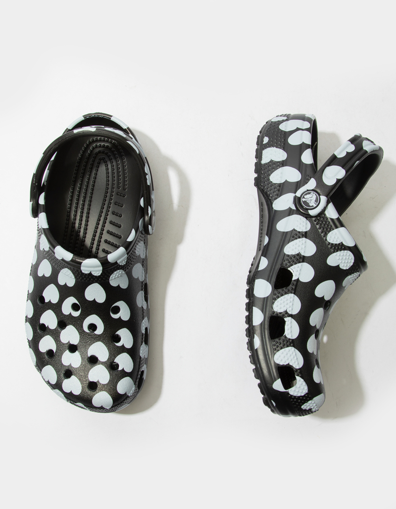 CROCS Classic Heart Print Womens Clogs image number 4