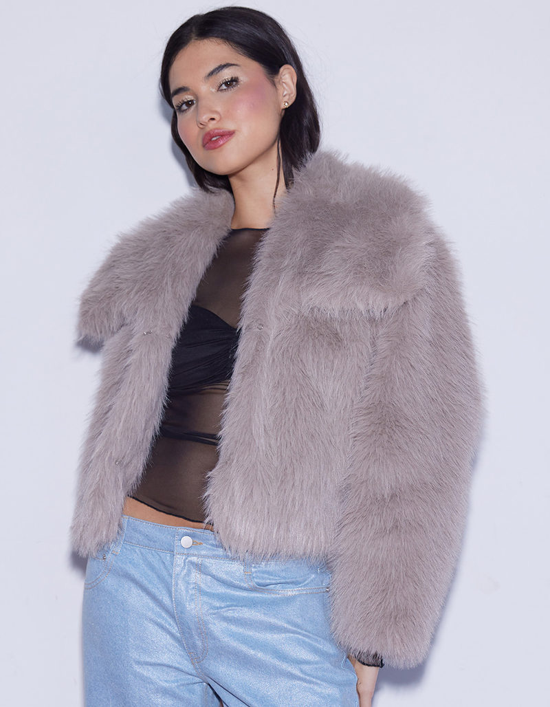WEST OF MELROSE Cropped Womens Fur Coat image number 4