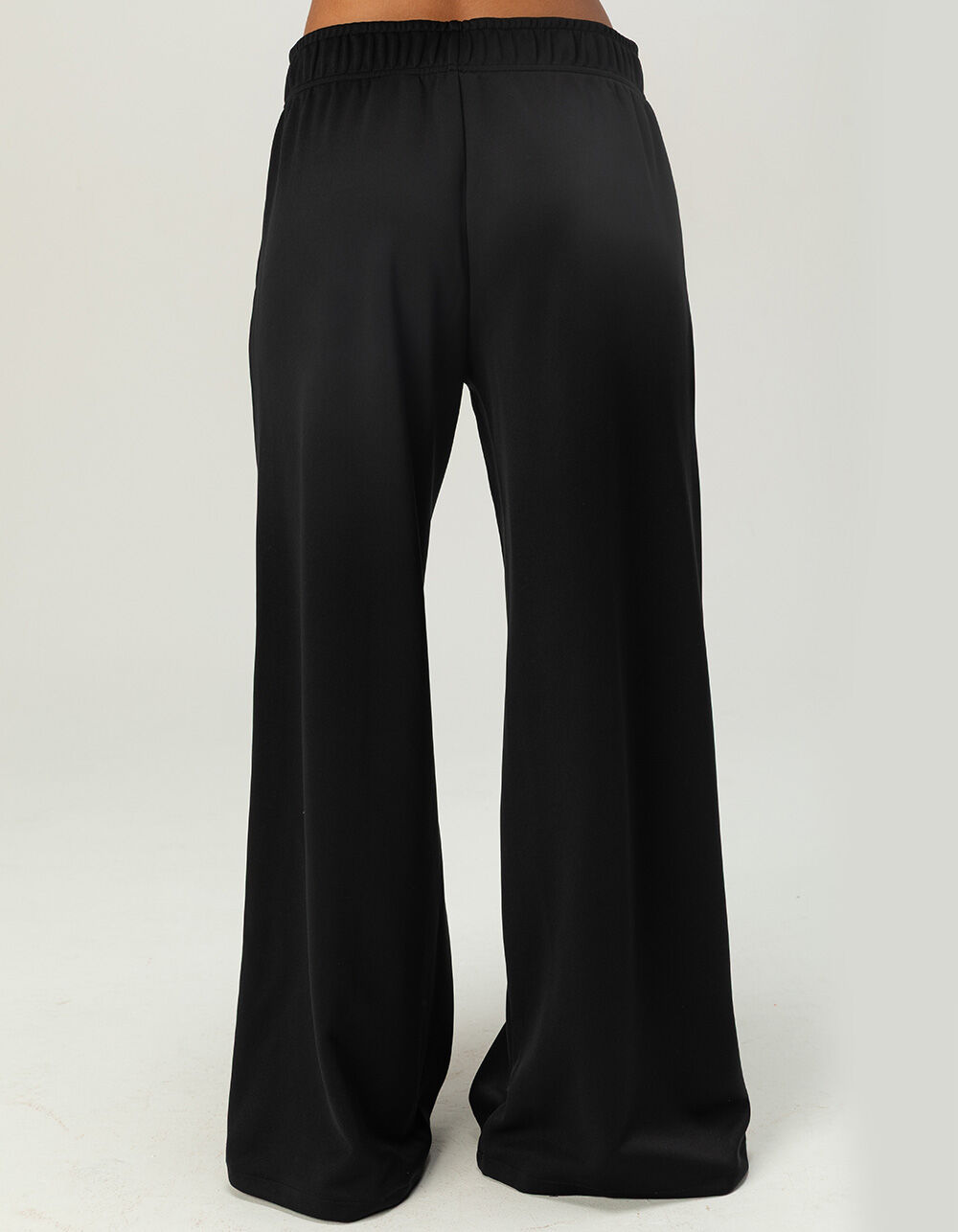 V-FORM WIDE TRACK PANTS - BLACK　Mサイズ NIKE Sportswear Womens Mid Rise Wide Leg Track Pants - BLACK - XS