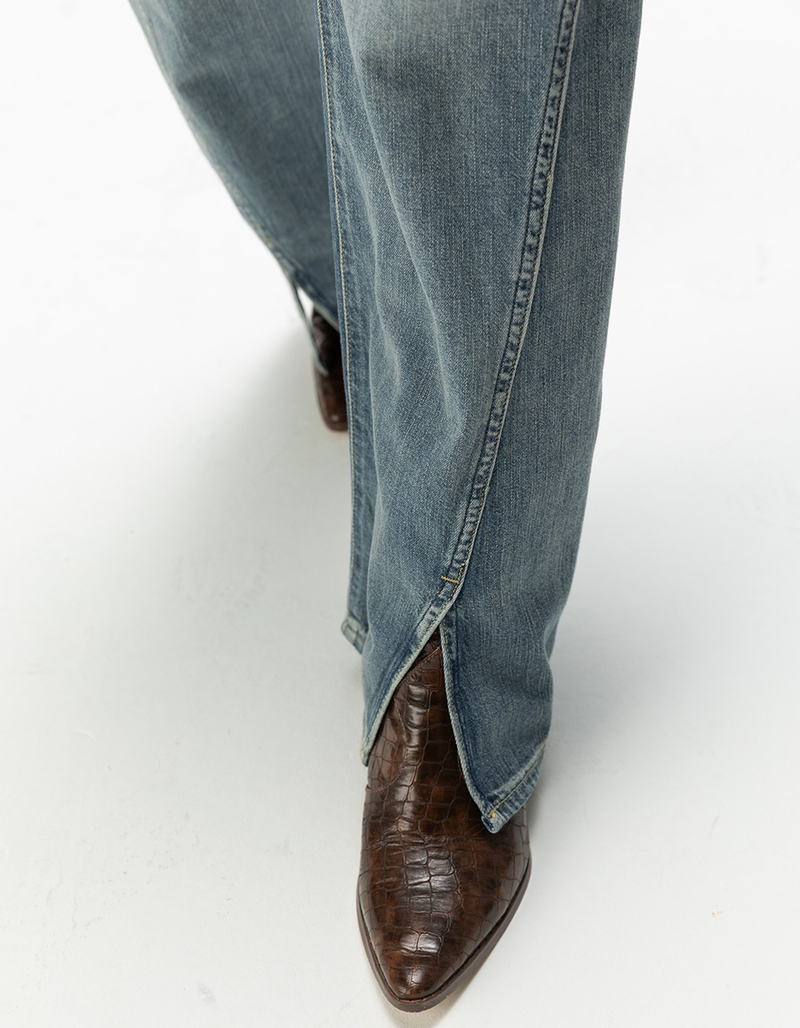 WRANGLER Loose Spat Mid Rise Womens Jeans image number 4