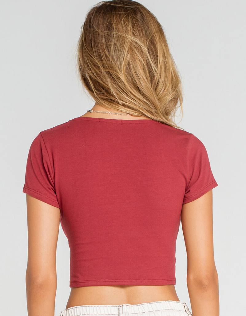 IVY & MAIN Solid Surplice Womens Burgundy Crop Top image number 3