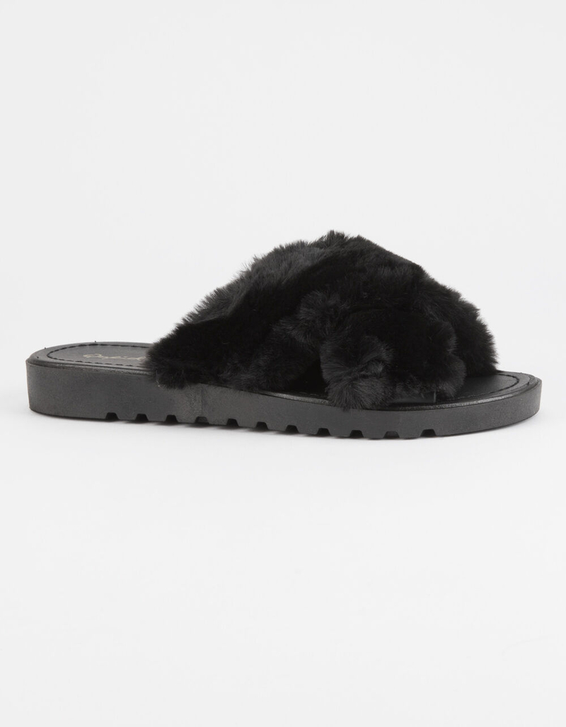 QUPID Faux Fur Criss Cross Black Womens Slide Sandals image number 0
