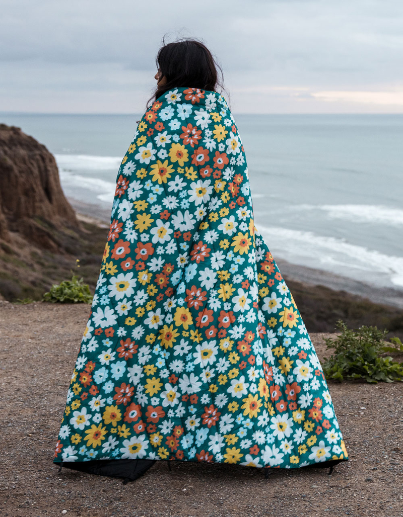 NOMADIX Spring Flowers Puffer Blanket image number 4