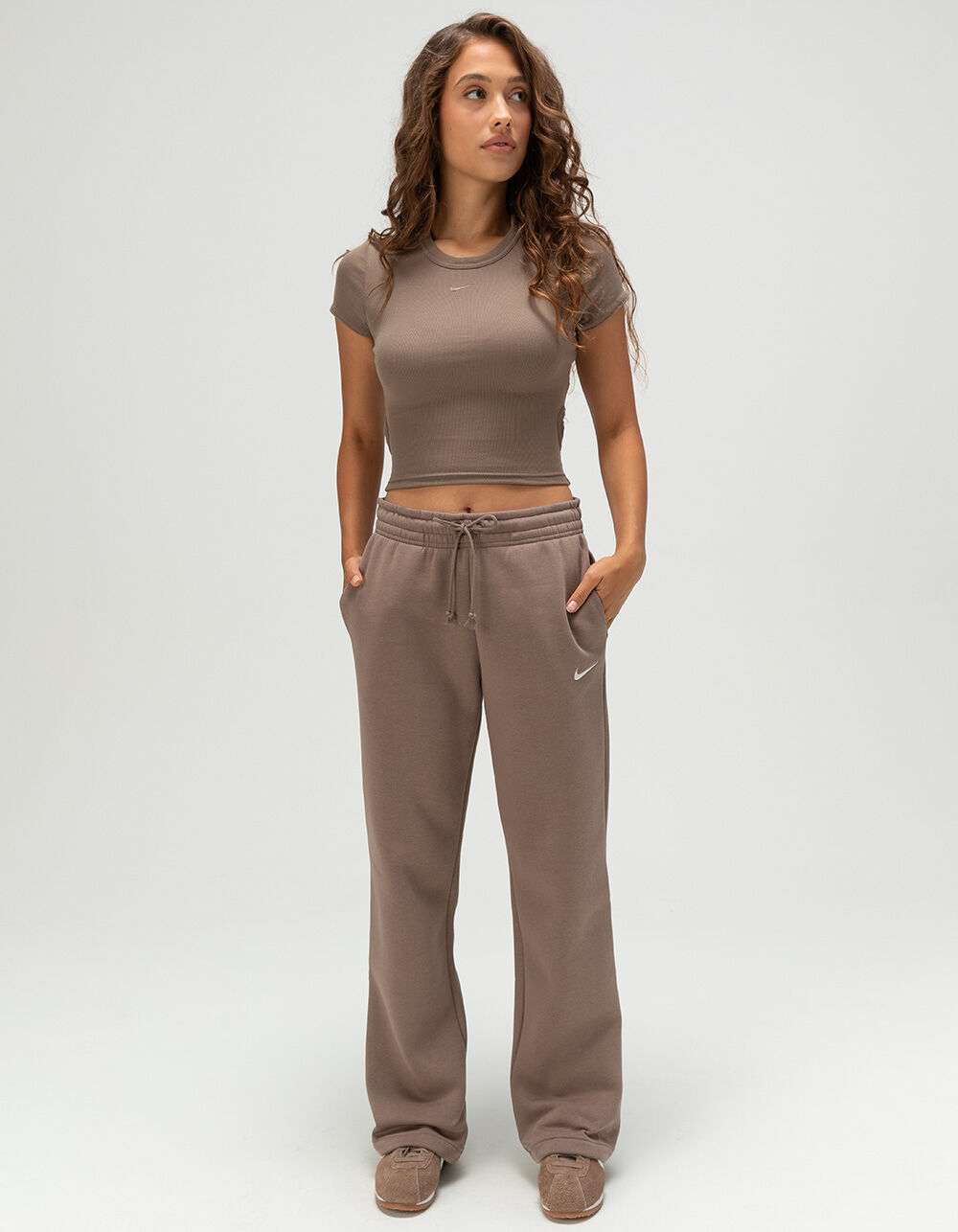 NIKE Sportswear Phoenix Fleece Womens Mid Rise Open Hem Pants