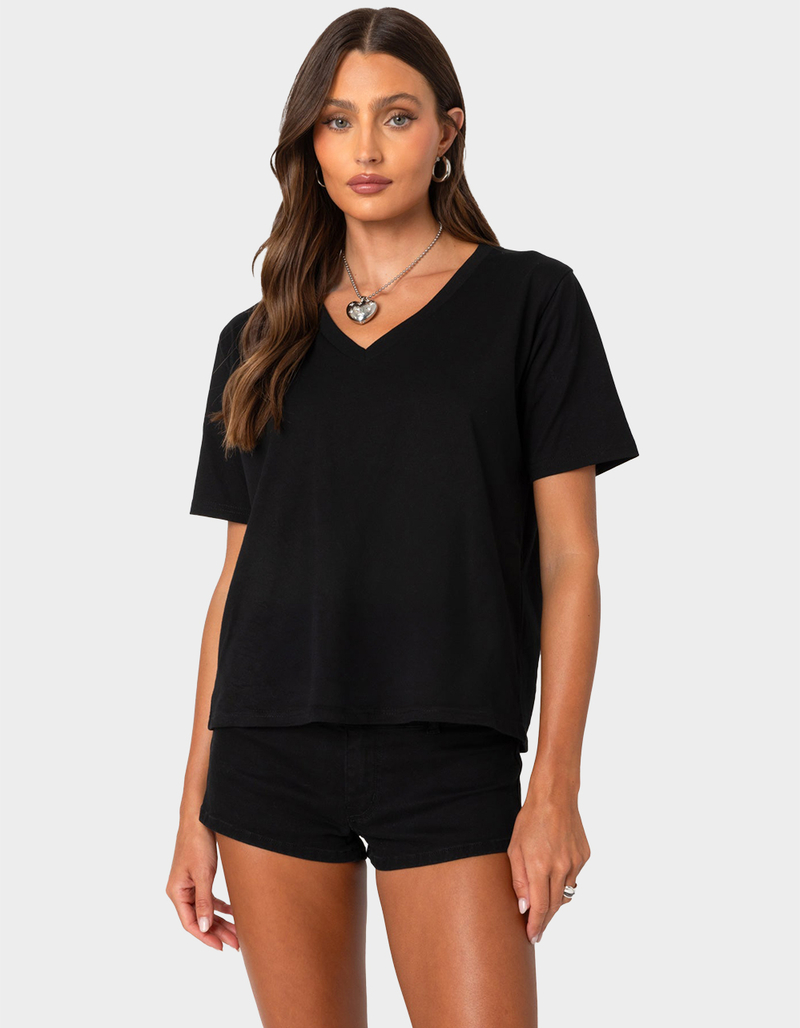 EDIKTED Loose Fit V-Neck Tee image number 0