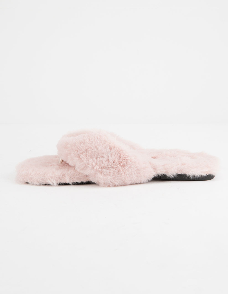 QUPID Faux Fur 3 Point Blush Womens Slipper Flip Flops image number 3