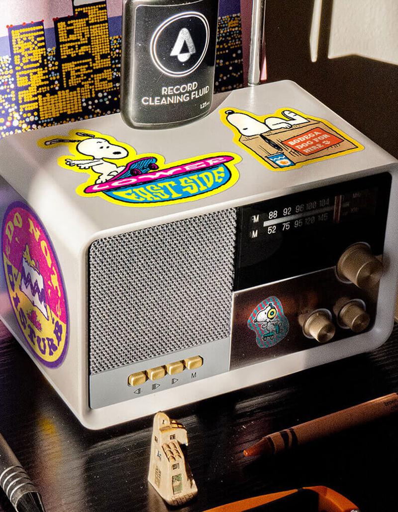 APPLY Peanuts Snoopy Bodega Sticker image number 1