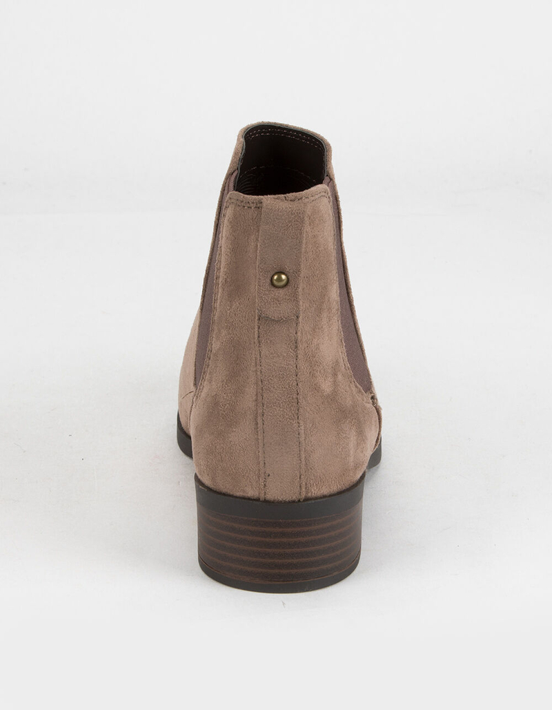 CITY CLASSIFIED Low Womens Chelsea Boots image number 3