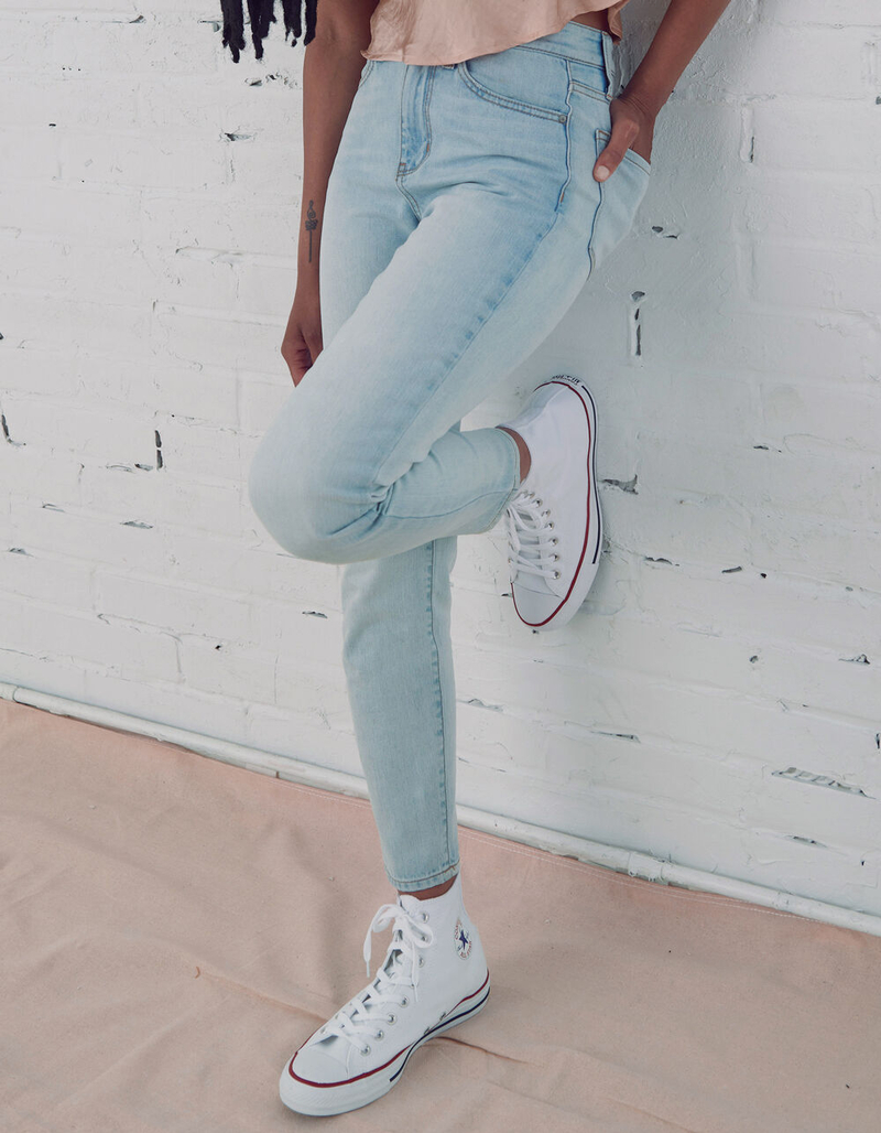 RSQ Vintage Mom Womens Bleach Jeans image number 6