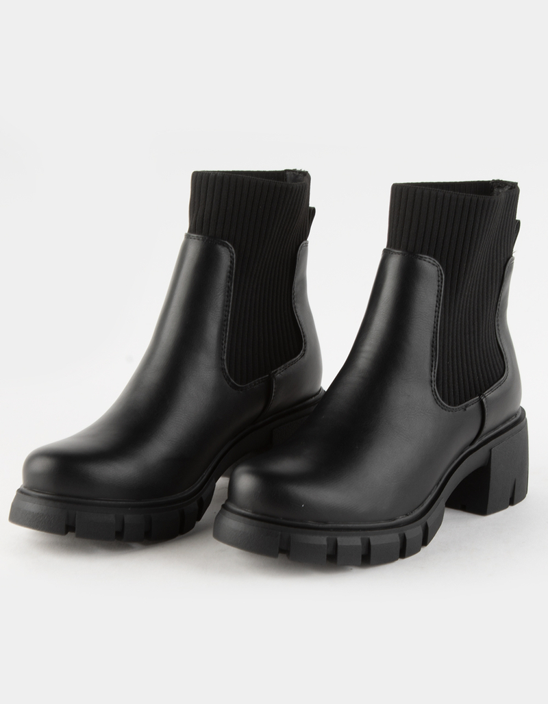 SODA Zordy Womens Sweater Knit Chelsea Boots image number 0