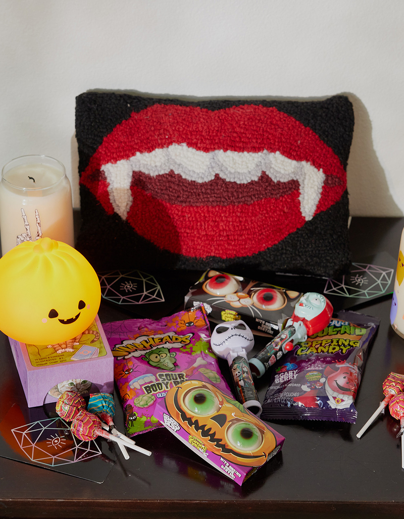 Vampire Kiss Wool Hooked Pillow image number 2