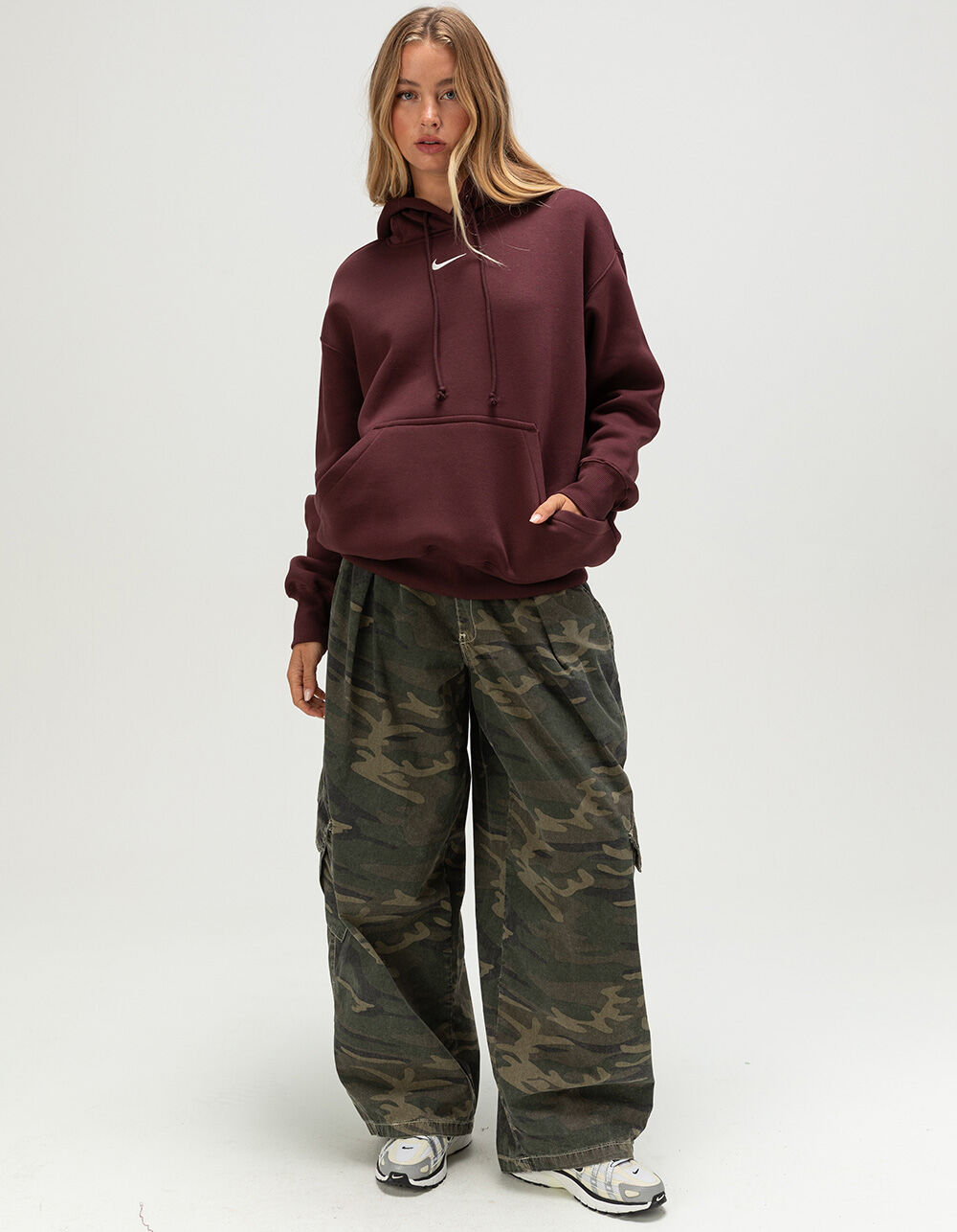 NIKE Sportswear Phoenix Fleece Womens Oversized Hoodie - BURGUNDY