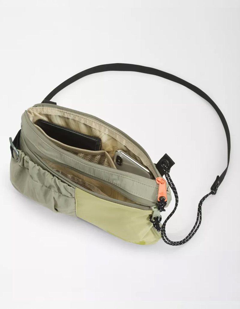 THE NORTH FACE Mountain Crossbody Bag image number 4