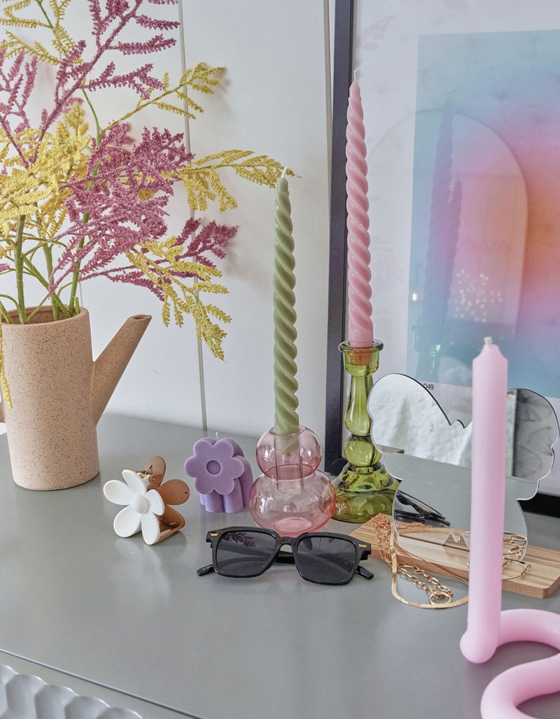 YUI BROOKLYN Rainbow Flower Shaped Candle image number 2