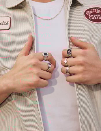 RSQ 5 Pack Cross/Rhinestone Rings Alternative Image