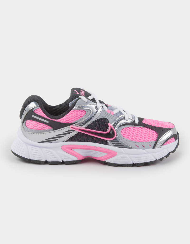NIKE V5 RNR Womens Shoes image number 0