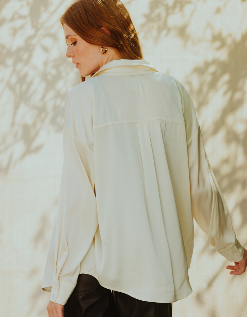 WEST OF MELROSE Satin Womens Button Down Overshirt image number 7