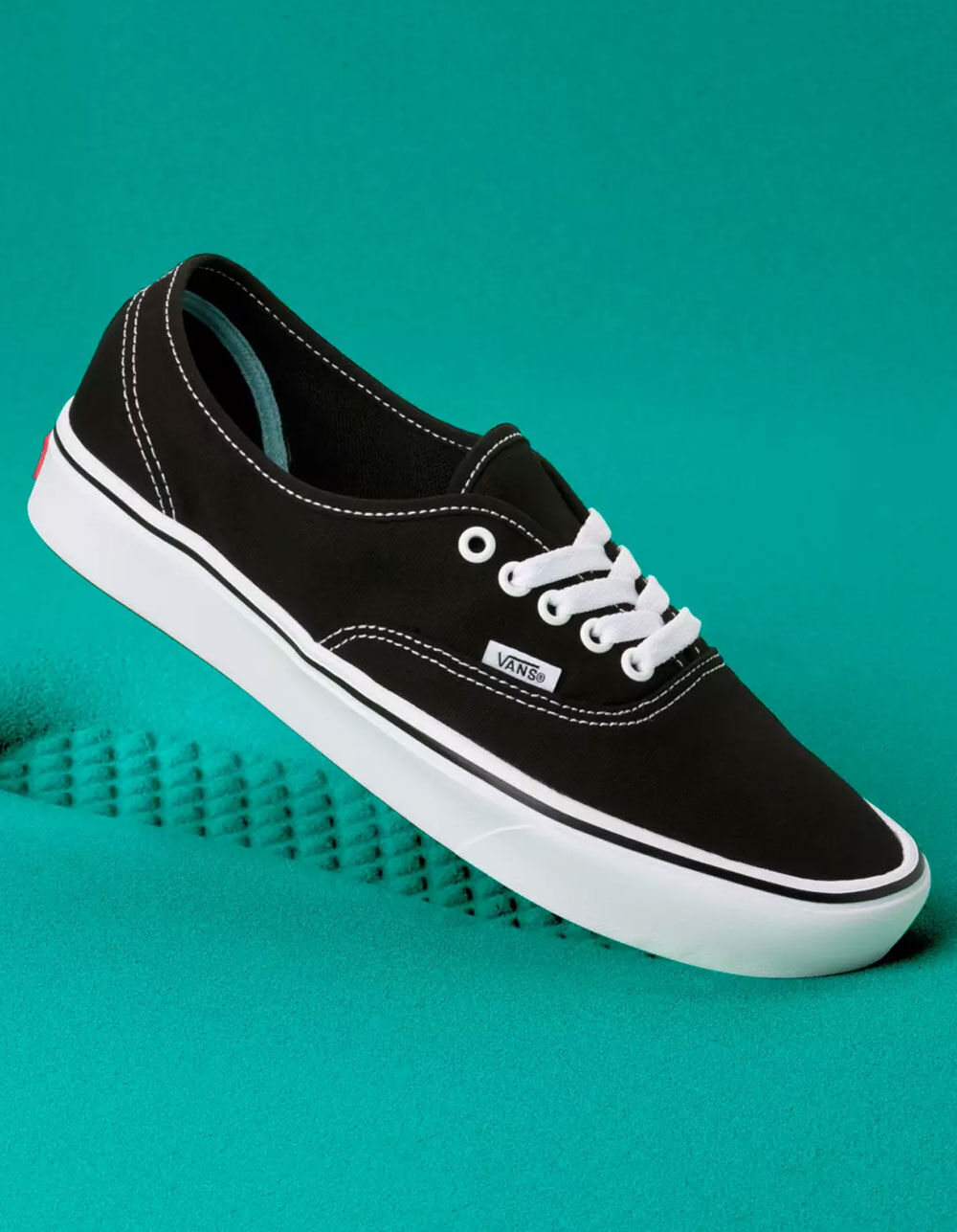 VANS Comfycush Authentic Black & White Shoes - BLACK/WHITE - M7