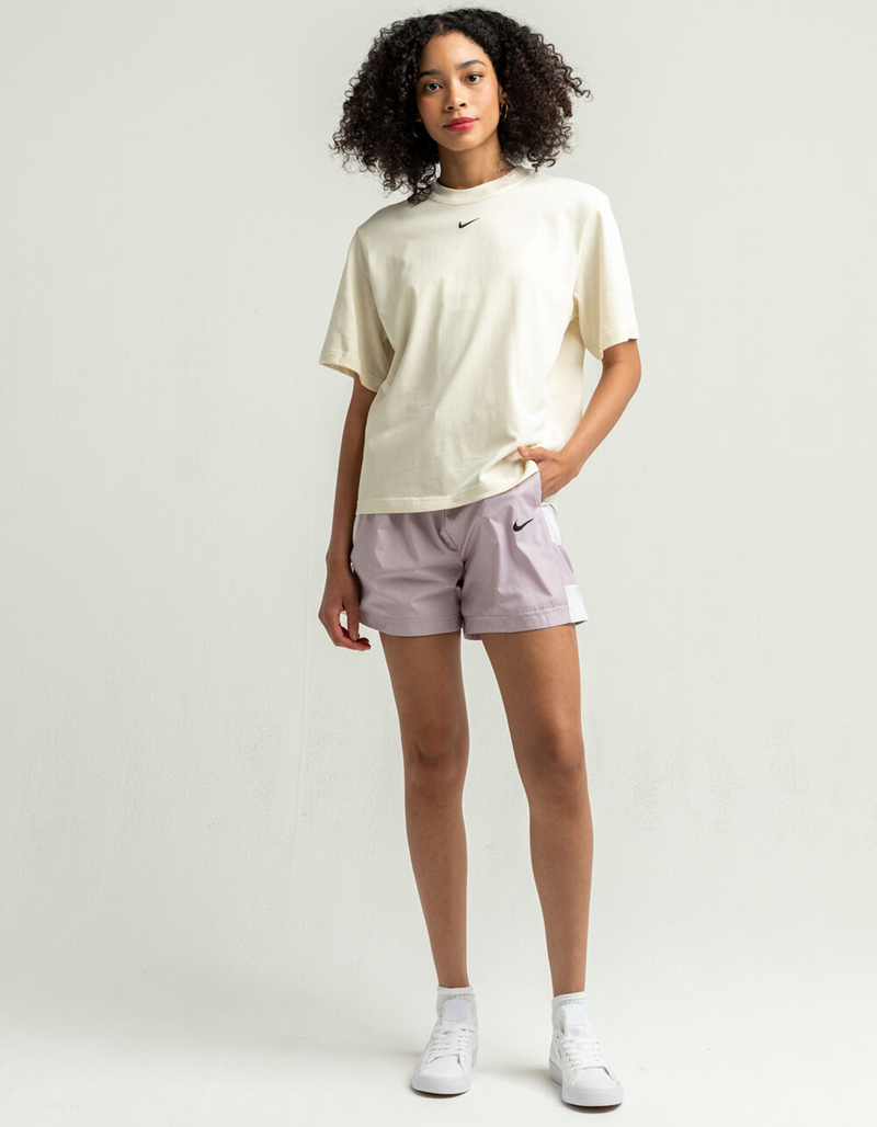 NIKE Sportswear Essential Womens Shorts image number 3